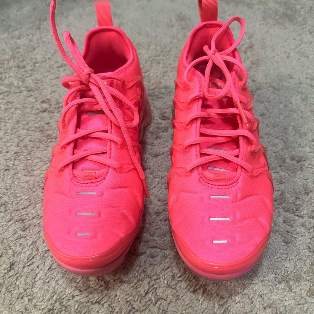 Hot Pink limited edition color Vapor max Nike